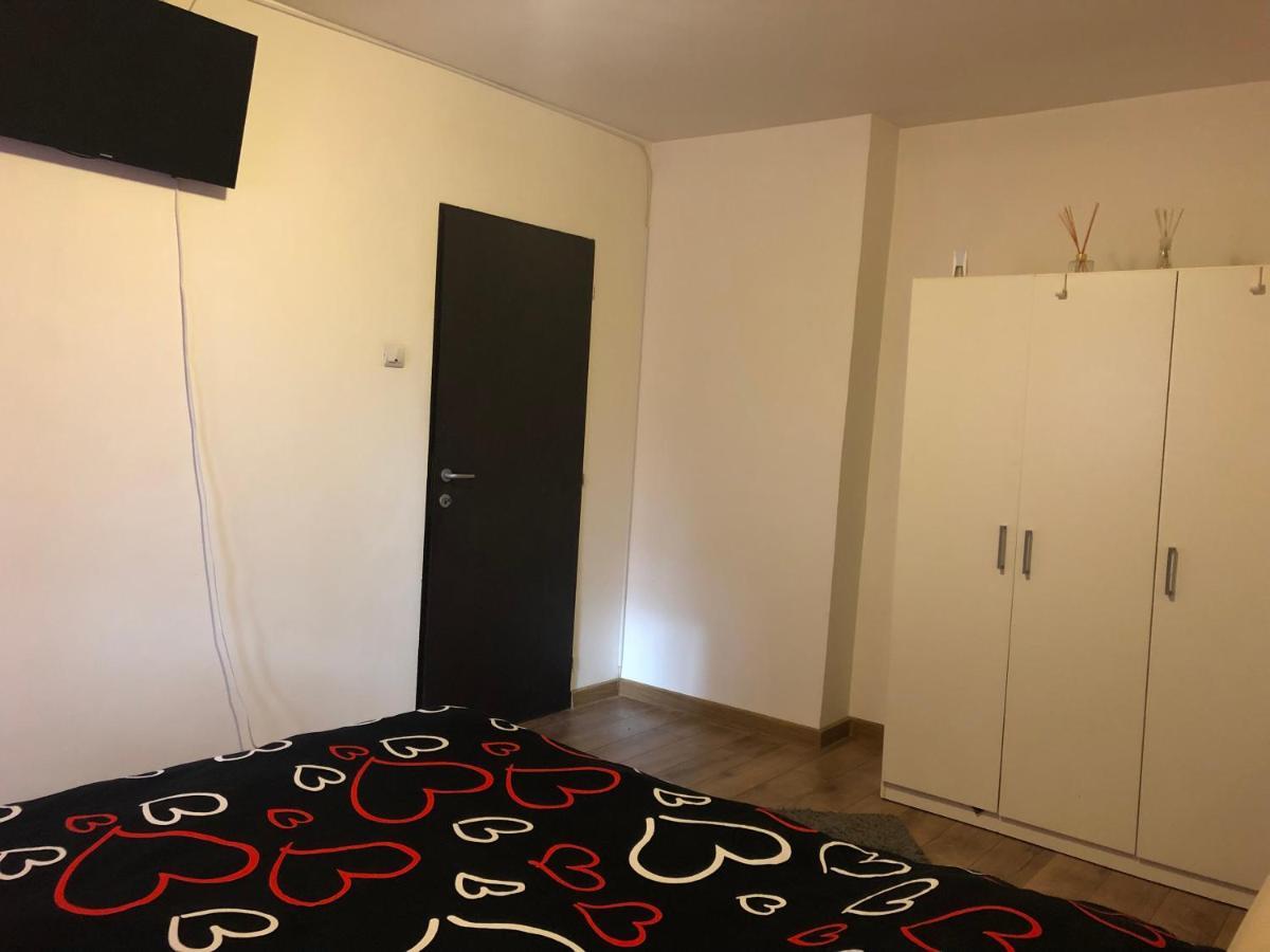 Jane House 2 Apartment Bukares Bagian luar foto
