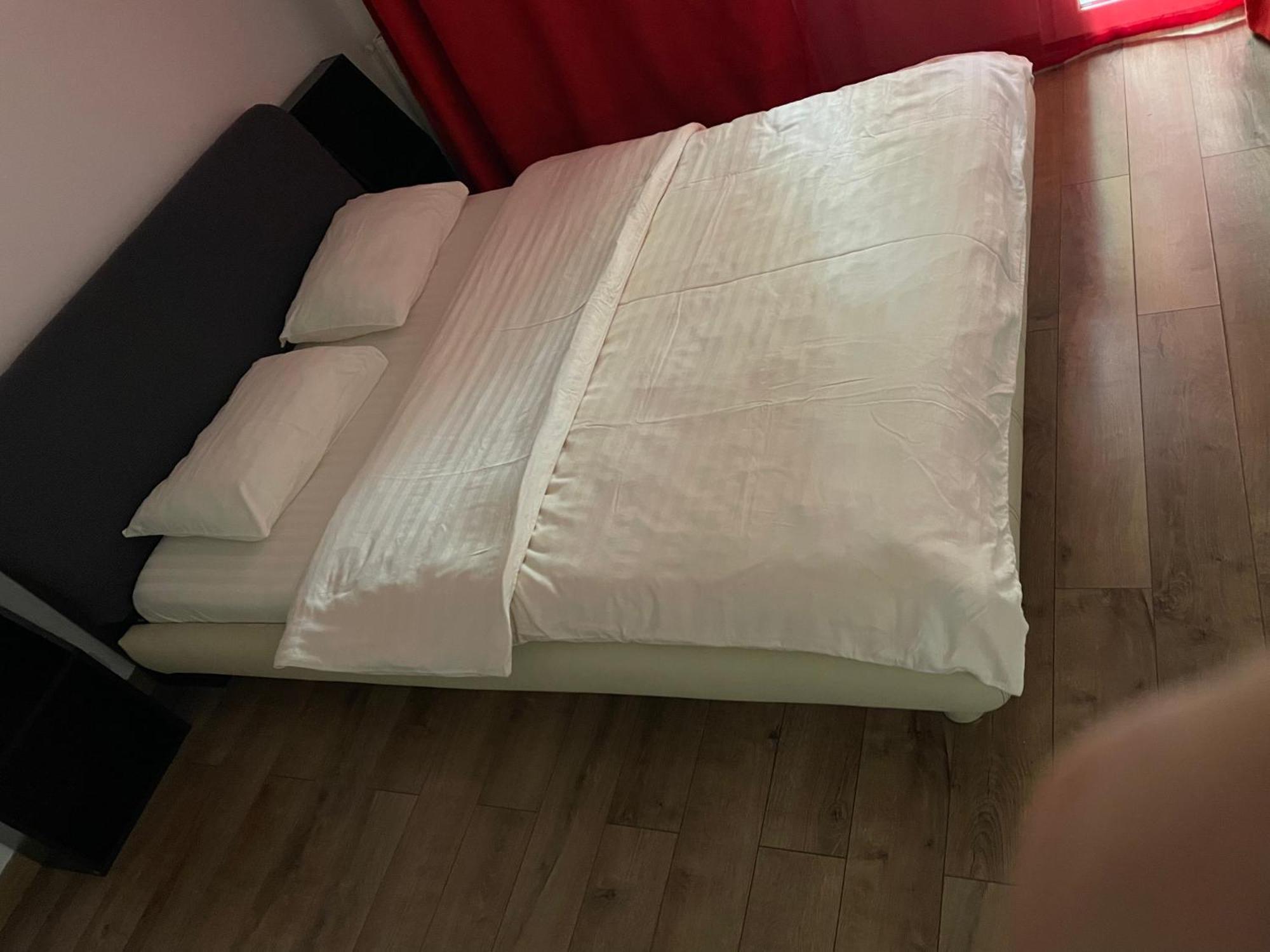 Jane House 2 Apartment Bukares Bagian luar foto